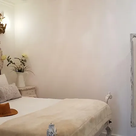 Charming Ii Historical Center *